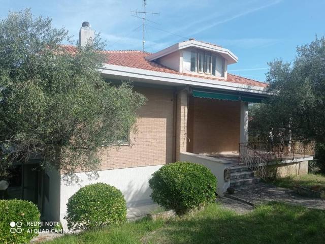 Villa Indipendente in vendita a Montegridolfo, Reggio Emilia