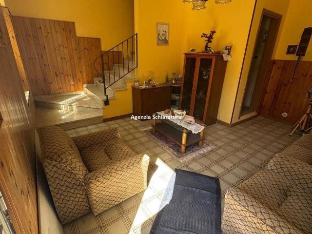 Villa Indipendente in vendita a Montegridolfo, Reggio Emilia