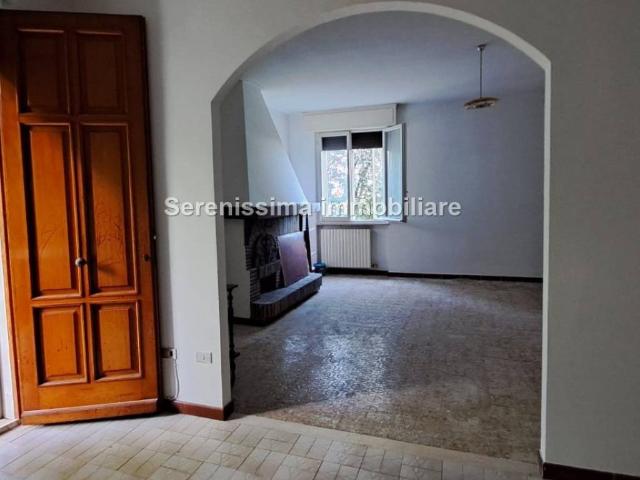 Villa Indipendente in vendita a Montegridolfo, Reggio Emilia