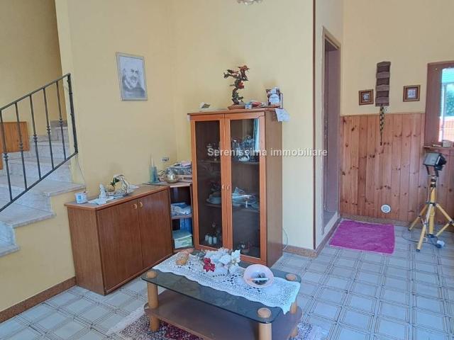 Villa Indipendente in vendita a Montegridolfo, Reggio Emilia
