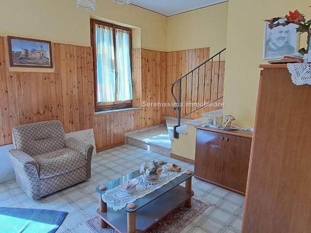 Villa Indipendente in vendita a Montegridolfo, Reggio Emilia