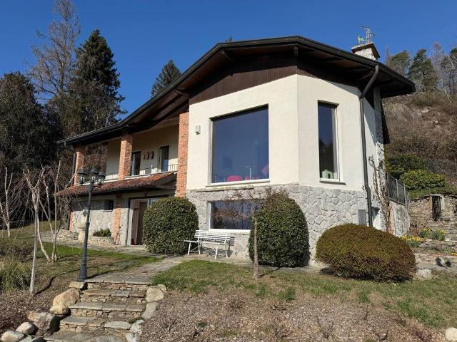 Villa Indipendente in vendita a Comunità Montana Valli del Verbano, Montegrino Valtravaglia