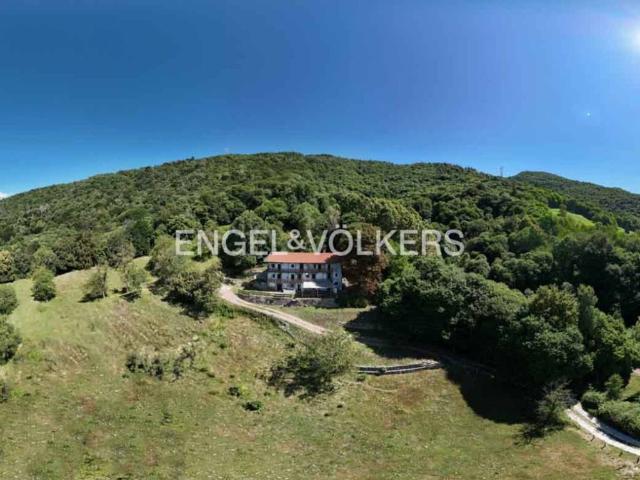 Villa Indipendente in vendita a Comunità Montana Valli del Verbano, Montegrino Valtravaglia