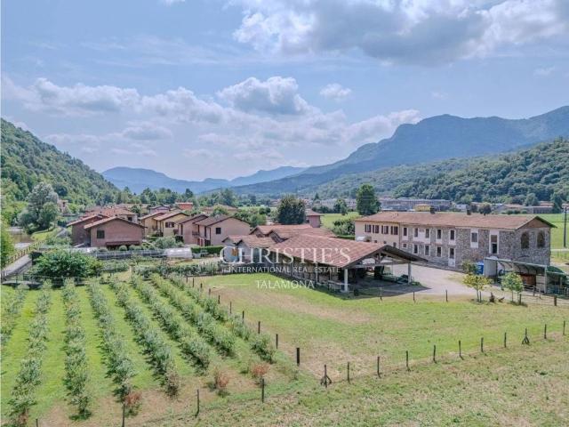 Villa Indipendente in vendita a Comunità Montana Valli del Verbano, Montegrino Valtravaglia