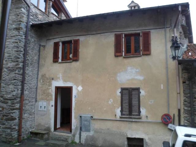 Villa Indipendente in vendita a Comunità Montana Valli del Verbano, Montegrino Valtravaglia