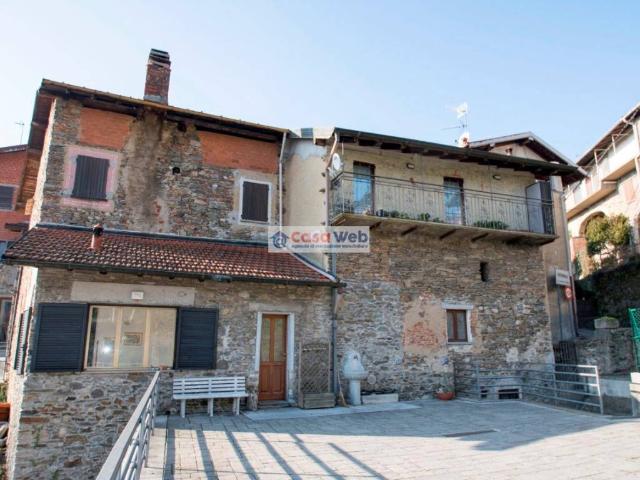Villa Indipendente in vendita a Comunità Montana Valli del Verbano, Montegrino Valtravaglia