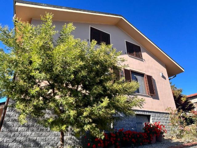 Villa Indipendente in vendita a Piemonte, Asti