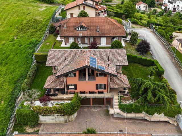 Villa Indipendente in vendita a Piemonte, Asti