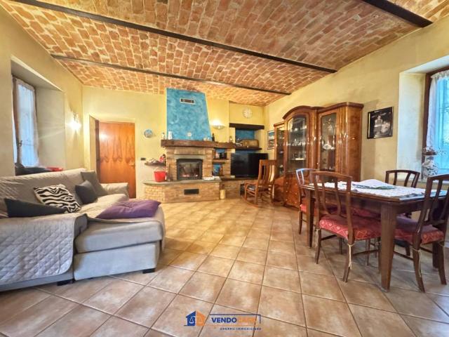 Villa Indipendente in vendita a Piemonte, Asti