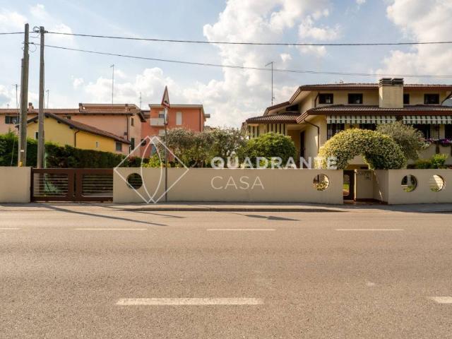 Villa Indipendente in vendita a Montegrotto Terme, Veneto