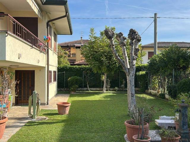 Villa Indipendente in vendita a Montegrotto Terme, Veneto