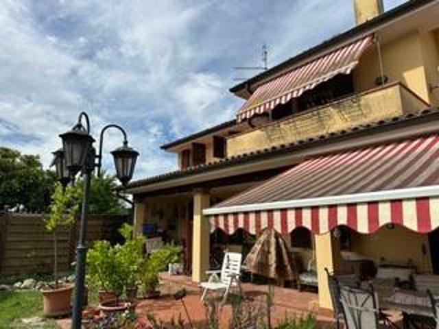 Villa Indipendente in vendita a Montegrotto Terme, Veneto