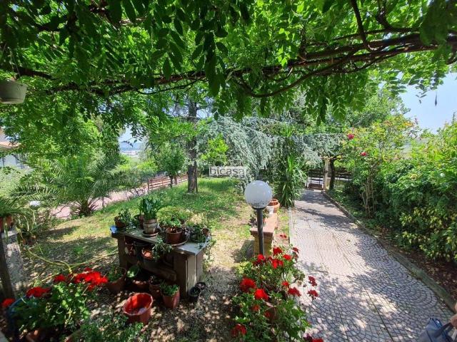 Villa Indipendente in vendita a Marche, Pesaro E Urbino