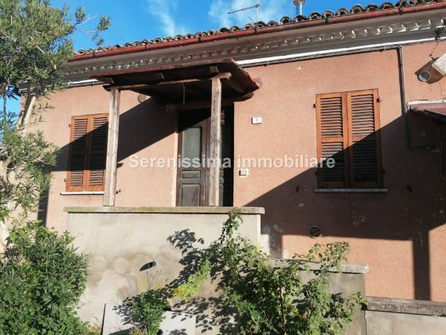 Villa Indipendente in vendita a Castello, Marche