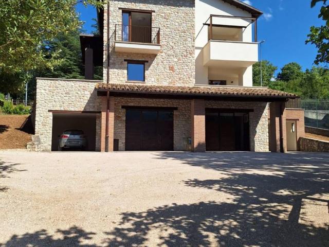 Villa Indipendente in vendita a Monteleone Di Spoleto, Umbria