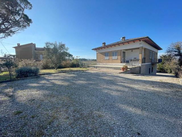 Villa Indipendente in vendita a Monteleone D'orvieto, Umbria