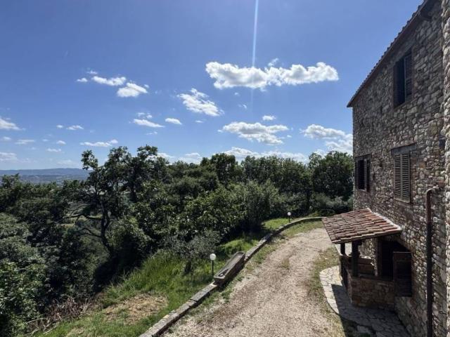 Villa Indipendente in vendita a Monteleone D'orvieto, Umbria