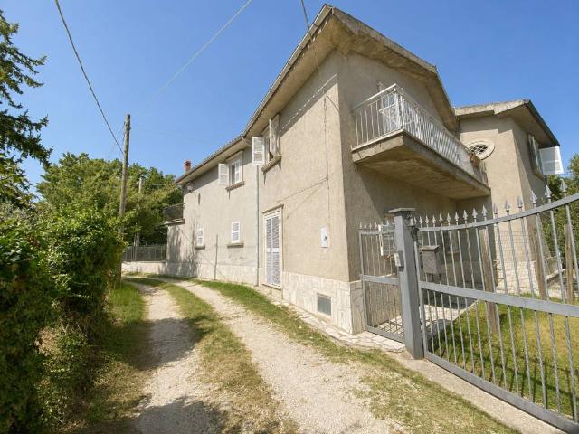 Villa Indipendente in vendita a Monteleone Sabino, Lazio
