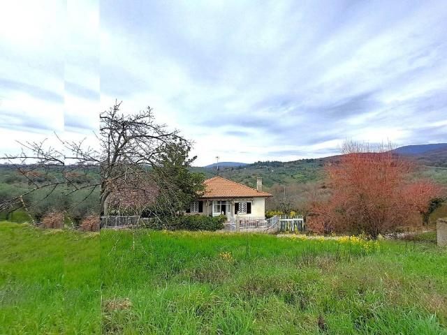 Villa Indipendente in vendita a Torricella Sabina, Lazio