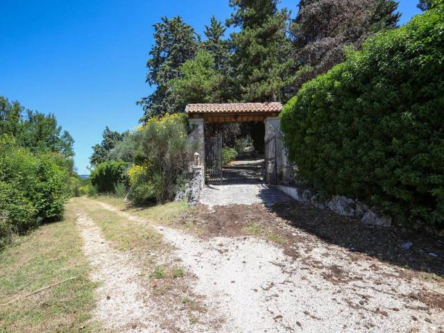 Villa Indipendente in vendita a Monteleone Sabino, Lazio