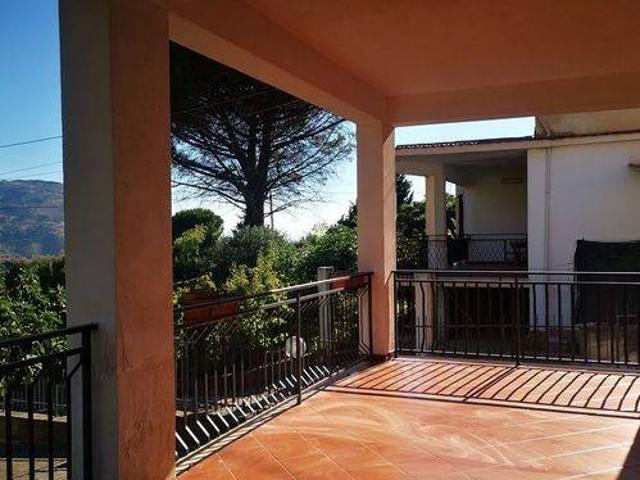 Villa Indipendente in vendita a Montelepre, Sicilia