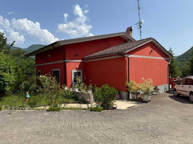 Villa Indipendente in vendita a Bagnoli Irpino, Campania