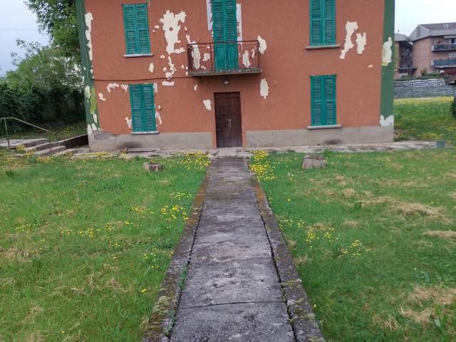 Villa Indipendente in vendita a Montello, Lombardia