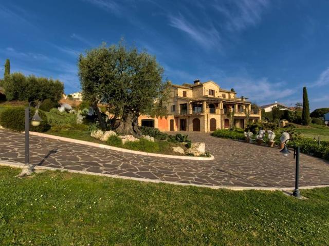 Villa Indipendente in vendita a Marche, Macerata