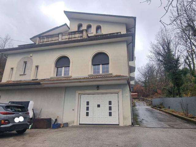 Villa Indipendente in vendita a Montemarano, Campania