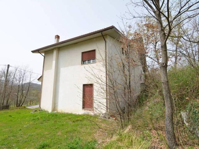 Villa Indipendente in vendita a Montemarano, Campania