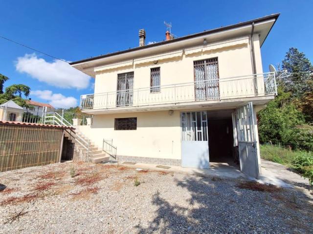 Villa Indipendente in vendita a Piemonte, Alessandria