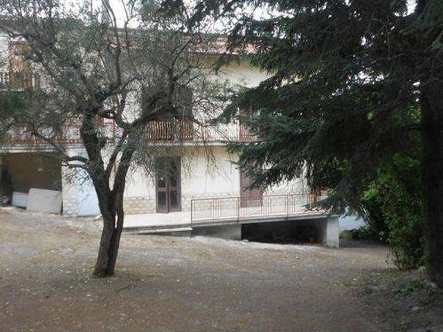 Villa Indipendente in vendita a Prata Principato Ultra, Campania