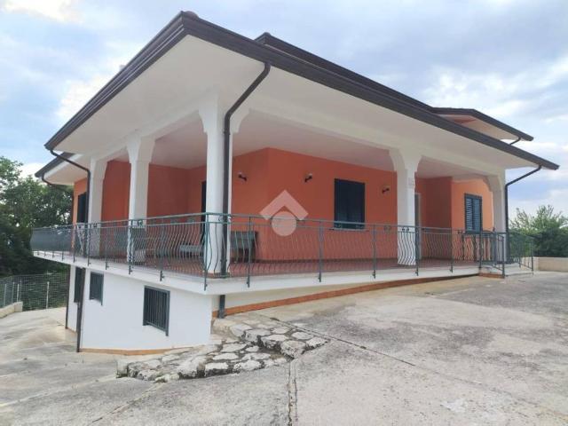 Villa Indipendente in vendita a Prata Principato Ultra, Campania