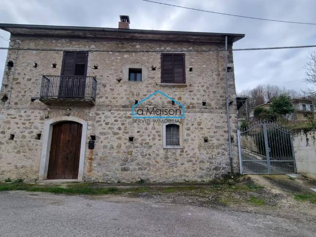 Villa Indipendente in vendita a Prata Principato Ultra, Campania
