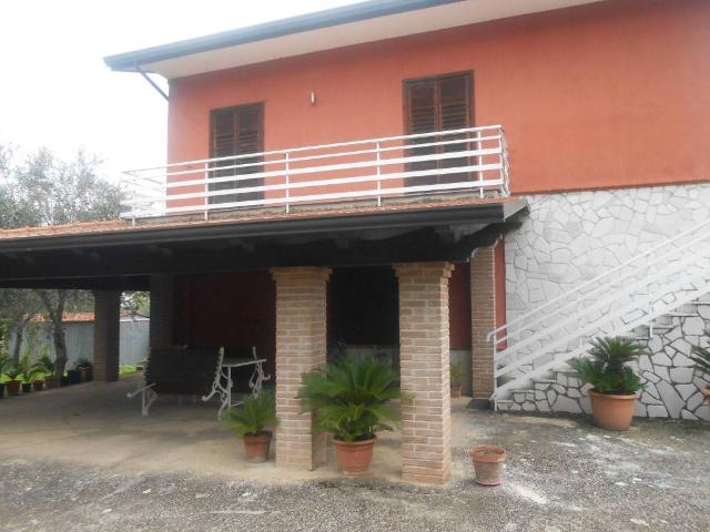 Villa Indipendente in vendita a Prata Principato Ultra, Campania