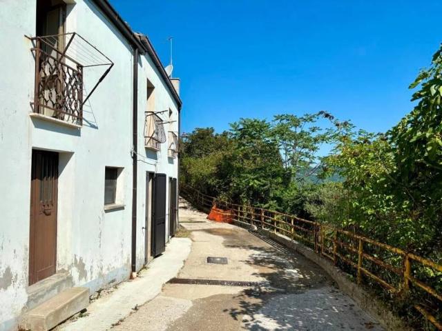 Villa Indipendente in vendita a Montemitro, Molise