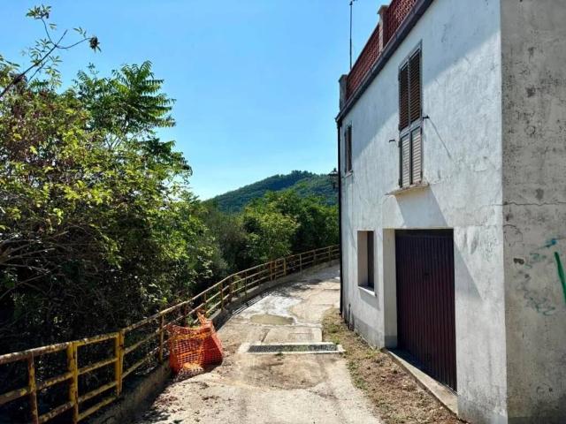 Villa Indipendente in vendita a Montemitro, Molise