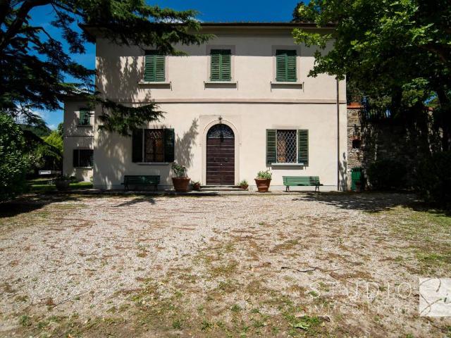 Villa Indipendente in vendita a Montemurlo, Toscana