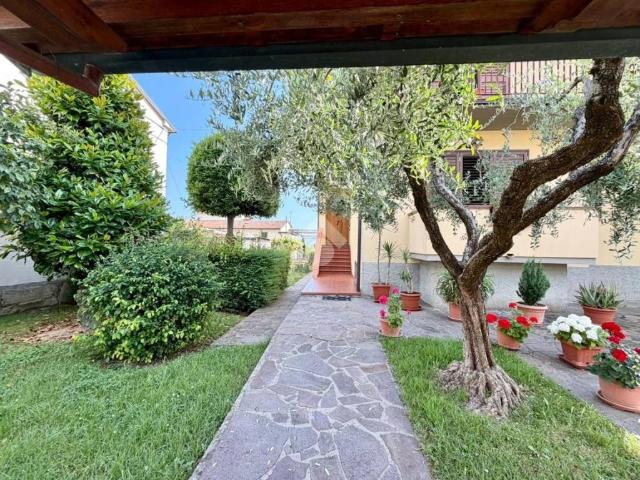 Villa Indipendente in vendita a Montemurlo, Toscana