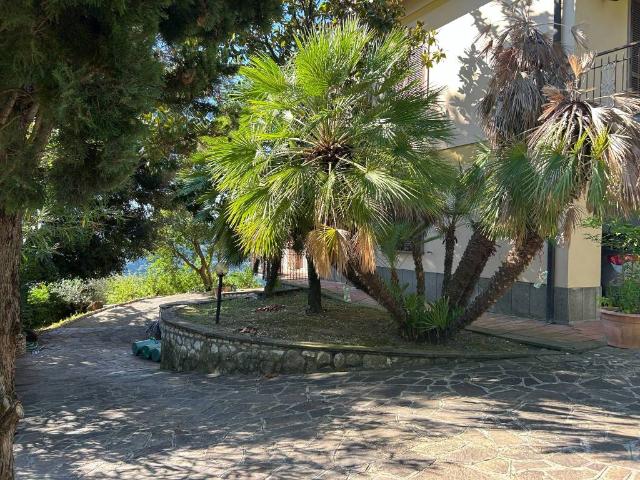 Villa Indipendente in vendita a Montenero Sabino, Lazio