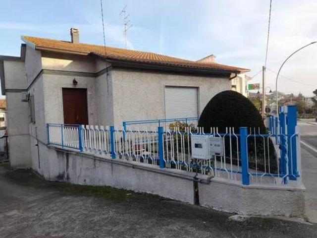 Villa Indipendente in vendita a Monteodorisio, Abruzzo