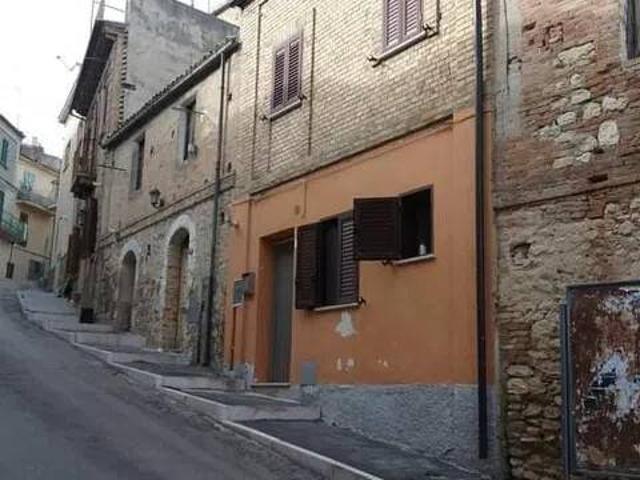 Villa Indipendente in vendita a Monteodorisio, Abruzzo