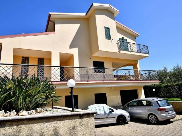 Villa Indipendente in vendita a Calabria, Catanzaro