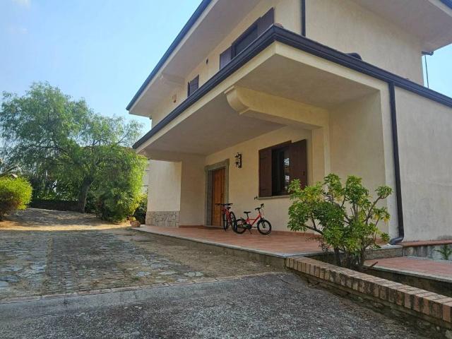 Villa Indipendente in vendita a Calabria, Catanzaro