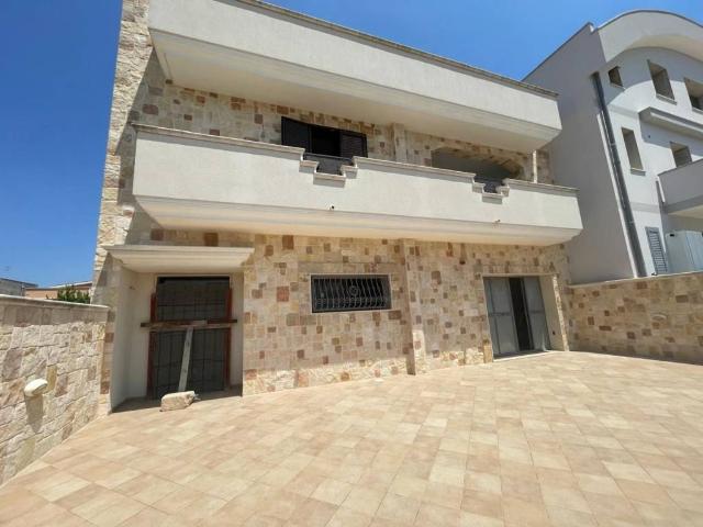 Villa Indipendente in vendita a Monteparano, Taranto