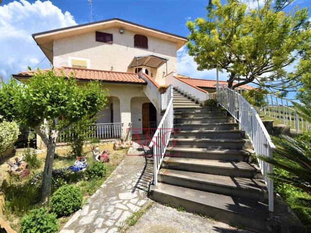 Villa Indipendente in vendita a Marche, Ascoli Piceno