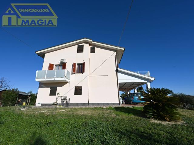 Villa Indipendente in vendita a Marche, Ascoli Piceno
