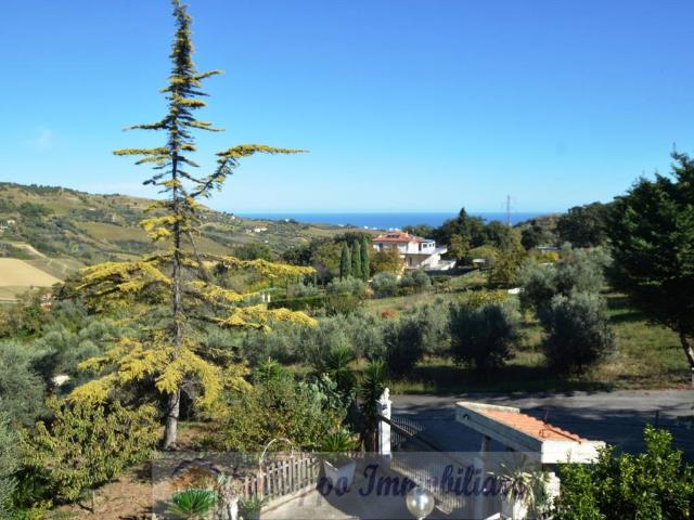 Villa Indipendente in vendita a Bora Ragnola, Marche