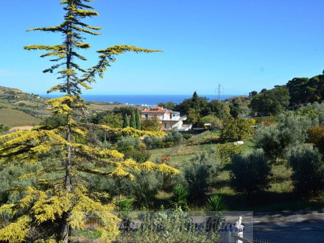 Villa Indipendente in vendita a Bora Ragnola, Marche
