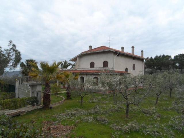 Villa Indipendente in vendita a San Donato, Marche